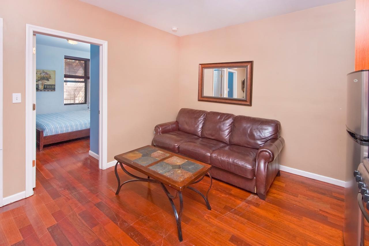 Upper East Suites Apartamento *
