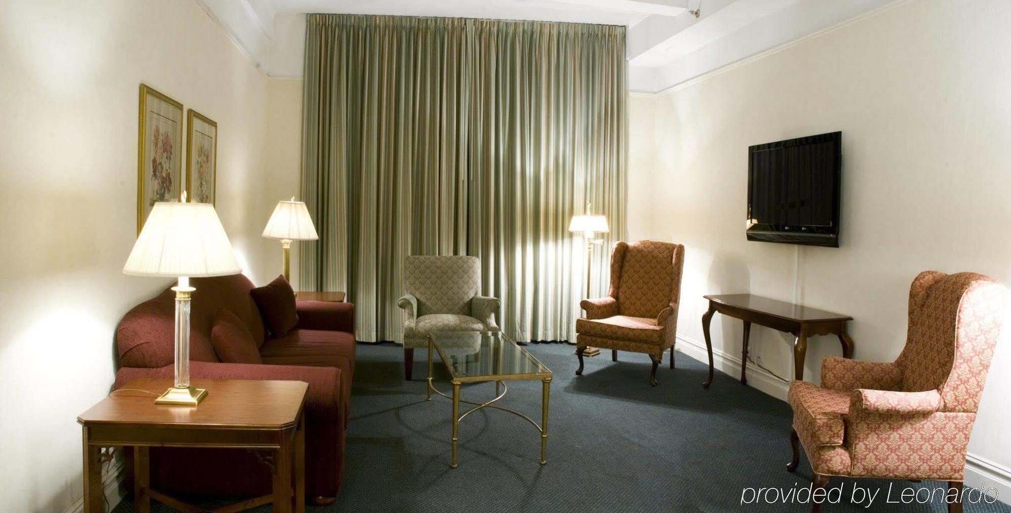 Salisbury Hotel 3*