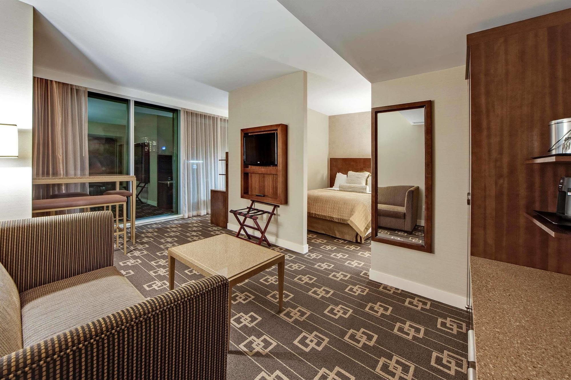 Wyndham Garden Chinatown Hotel 4*