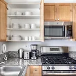 Ues Studio W Dm Elevator Gym Nr Central Park Nyc-920