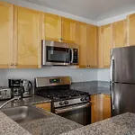 Ues Studio W Elevator Doorman Nr Central Park Nyc-1039