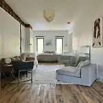 Deconstructed Loft In Greenpoint