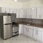 Cozy Private Apt 10 Min From Manhattan Subway!