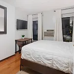 Great Studio Location In Times Square Near Subway
