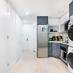 75-1A New Prime Ues W D In Unit Elevator