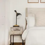 69-3A Modern Holiday Getaway 1Br Prime Lower East Side Brand New