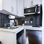 69-2D Stylish Lower East Side 1Br Apt