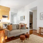 Marvelous Apartment In Midtown Manhattan