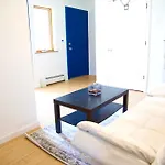Brightonbeach2-Comfy Room-Close Ocean