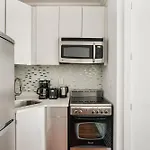 24-5 Furnished Studio W&D Prime Gramercy