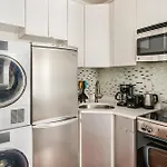 24-5 Furnished Studio W&D Prime Gramercy