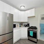 Charming Ues Studio Walk To Subway Central Park