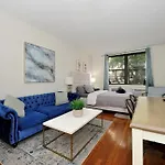 Charming Ues Studio Walk To Subway Central Park