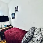 Super Cozy Room For Single Person Who Cares About Location