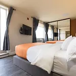 Howard Johnson By Wyndham Long Island City