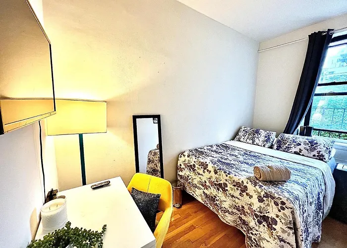 Private Room In 2 Bedroom apartment - Upper East Side - Manhattan
