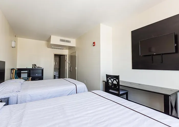 Steinway Hotel
