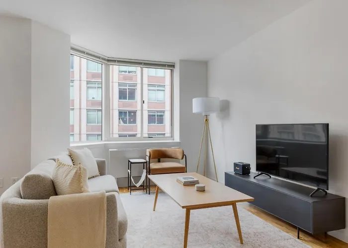 Ues Studio W Elevator Doorman Nr Central Park Nyc-1039