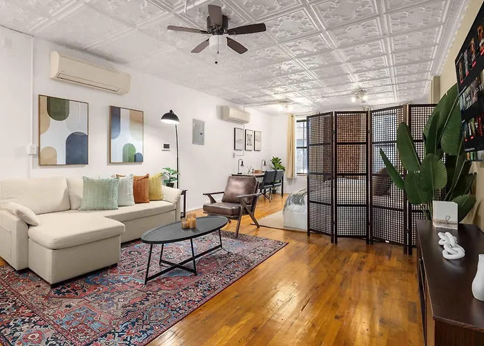 Vibrant Nyc Loft - Open Space For 6 Guests