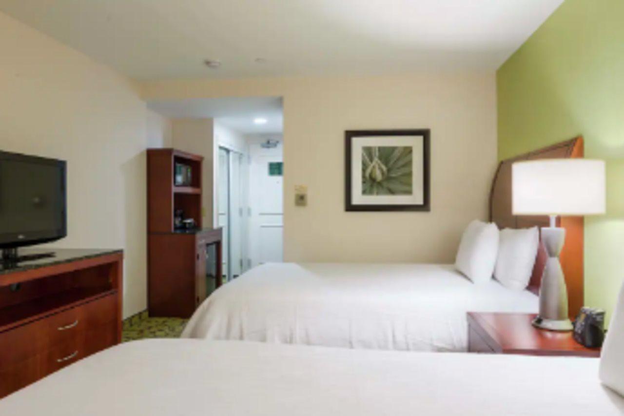 Hotel Hilton Garden Queens Jfk 3*