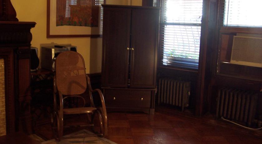 Brownstone Bed And No Breakfast Apartamento *