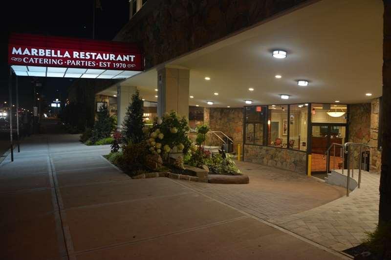 Western Queens Gold Coast 3* New York City