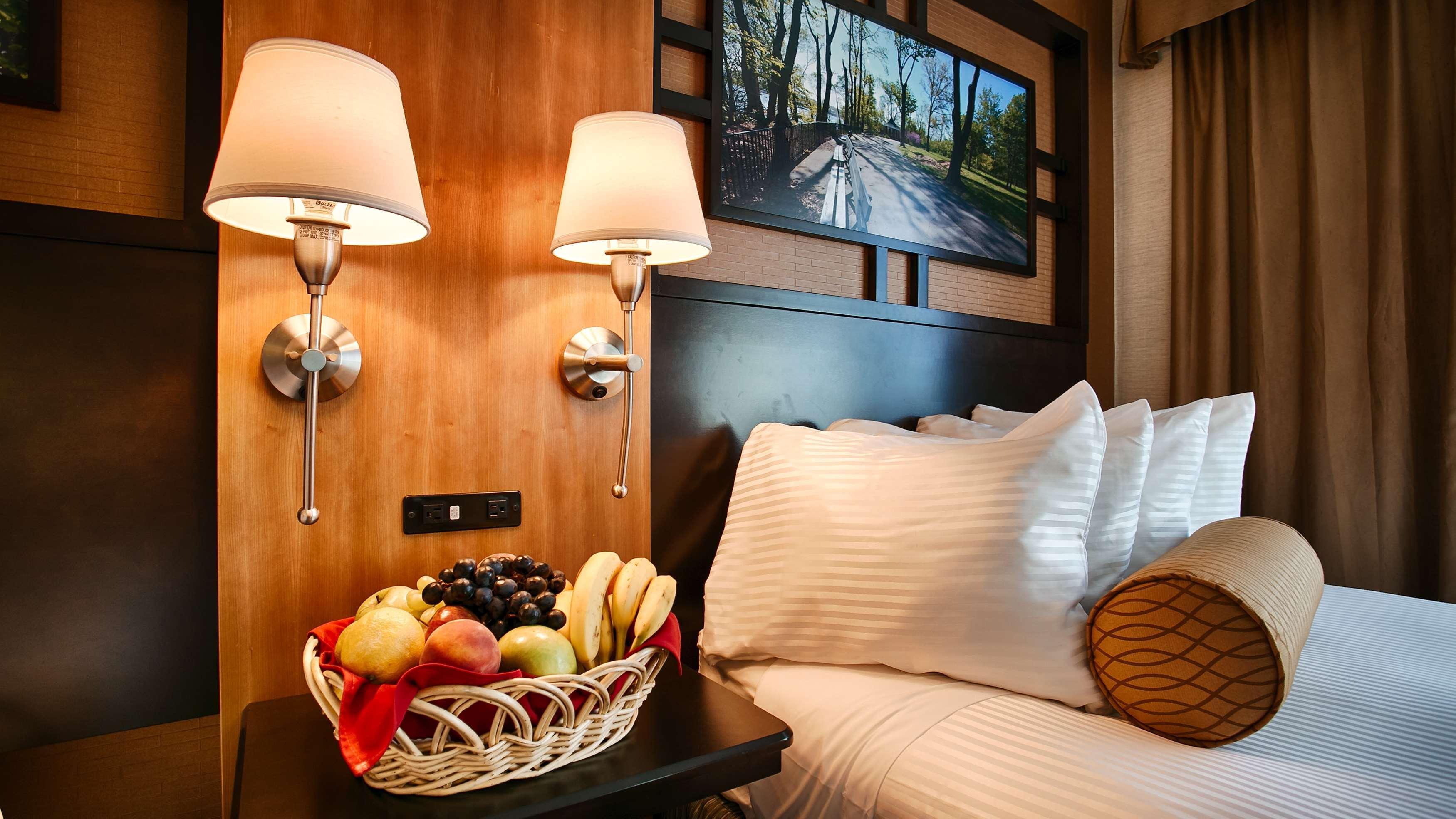 Western Queens Gold Coast 3* New York City
