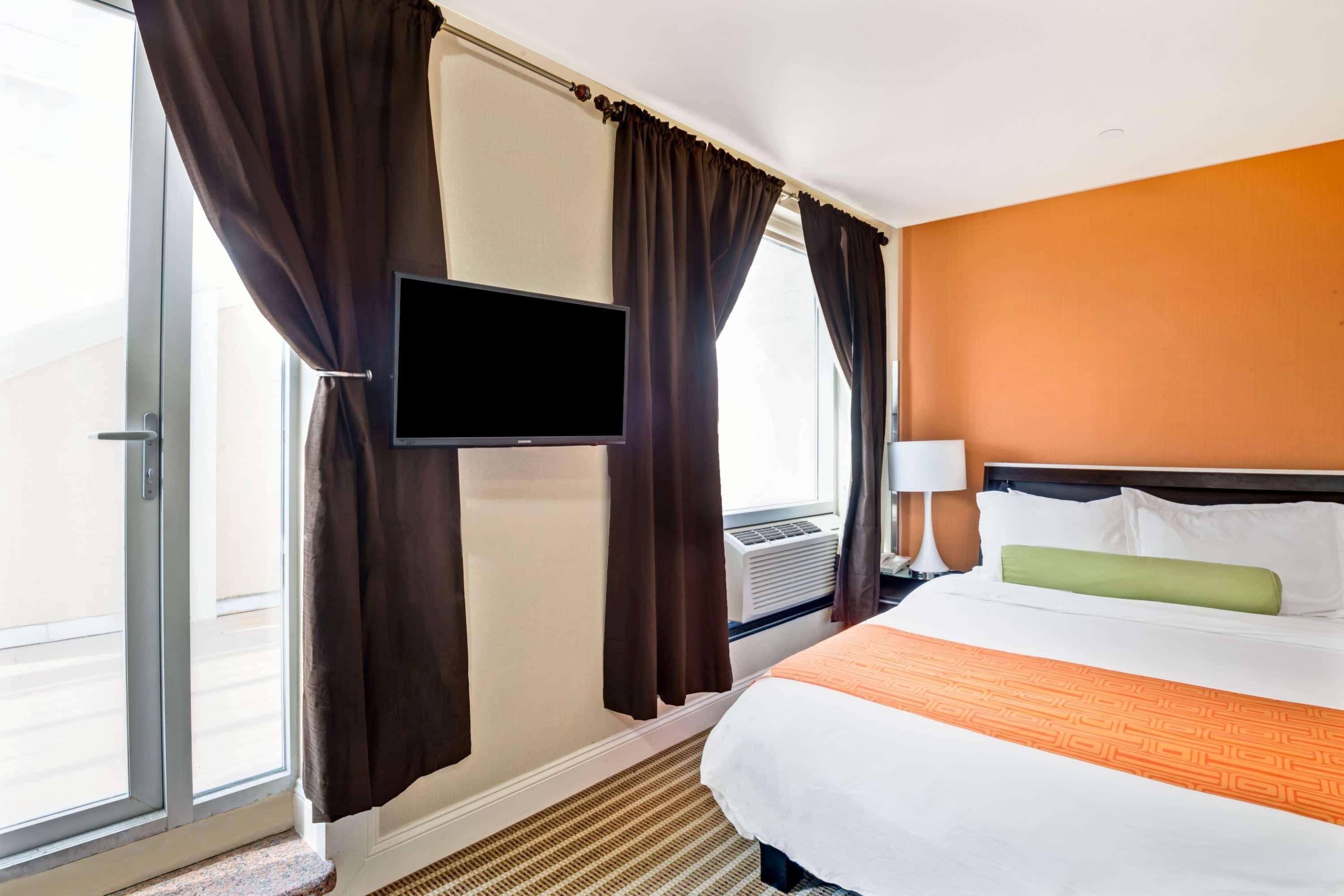 Howard Johnson By Wyndham Long Island