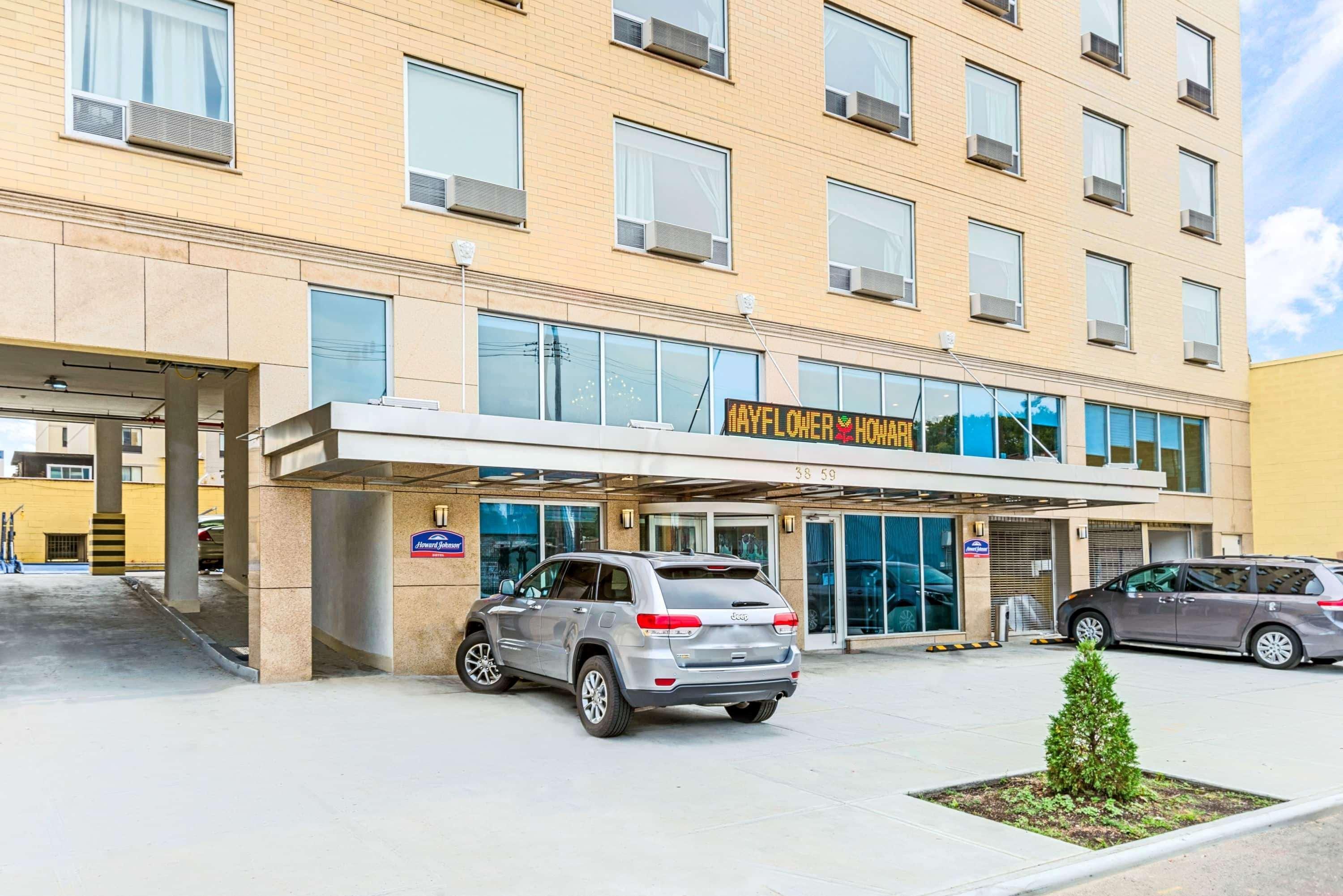 Howard Johnson By Wyndham Long Island Hotel