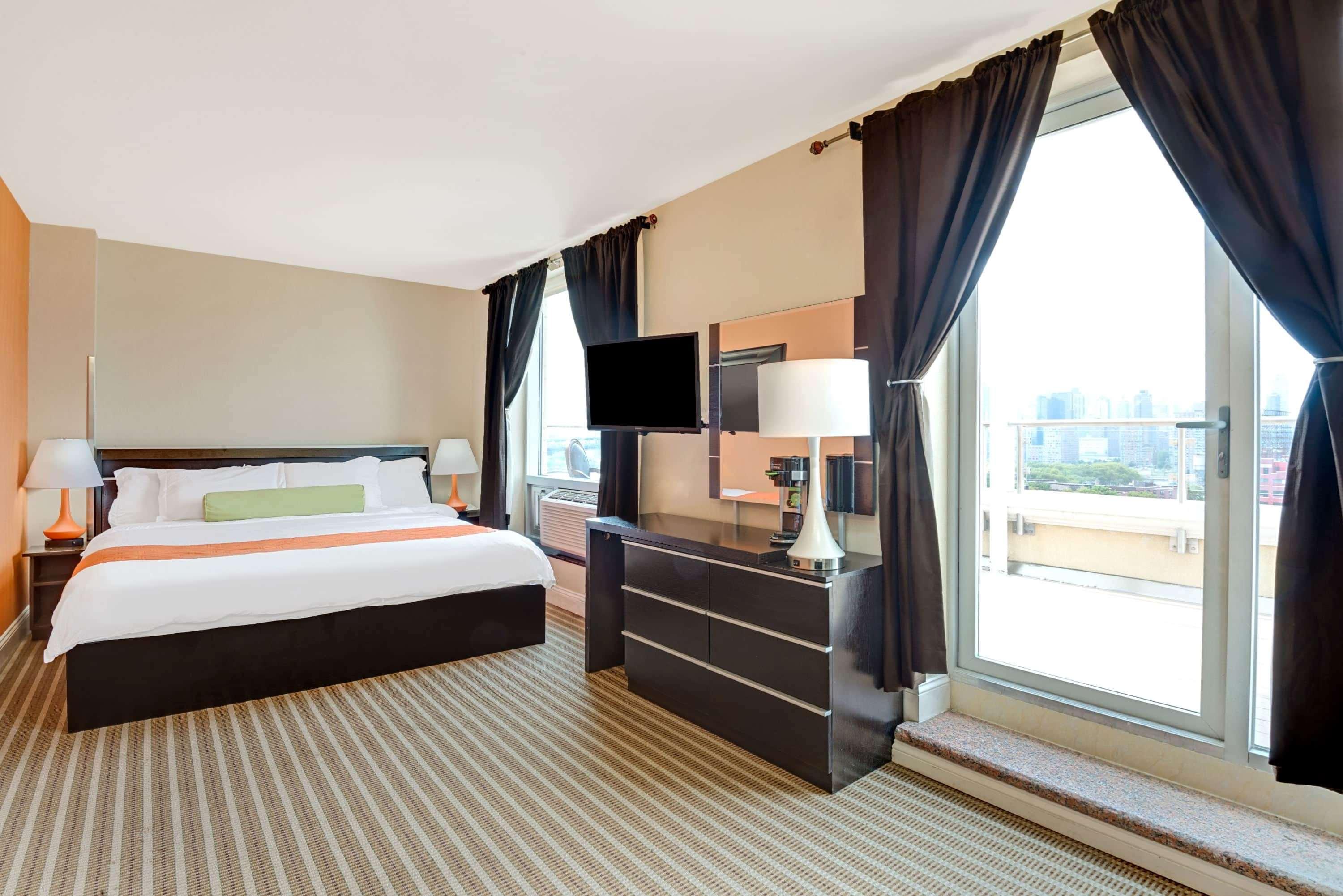 Howard Johnson By Wyndham Long Island 2*