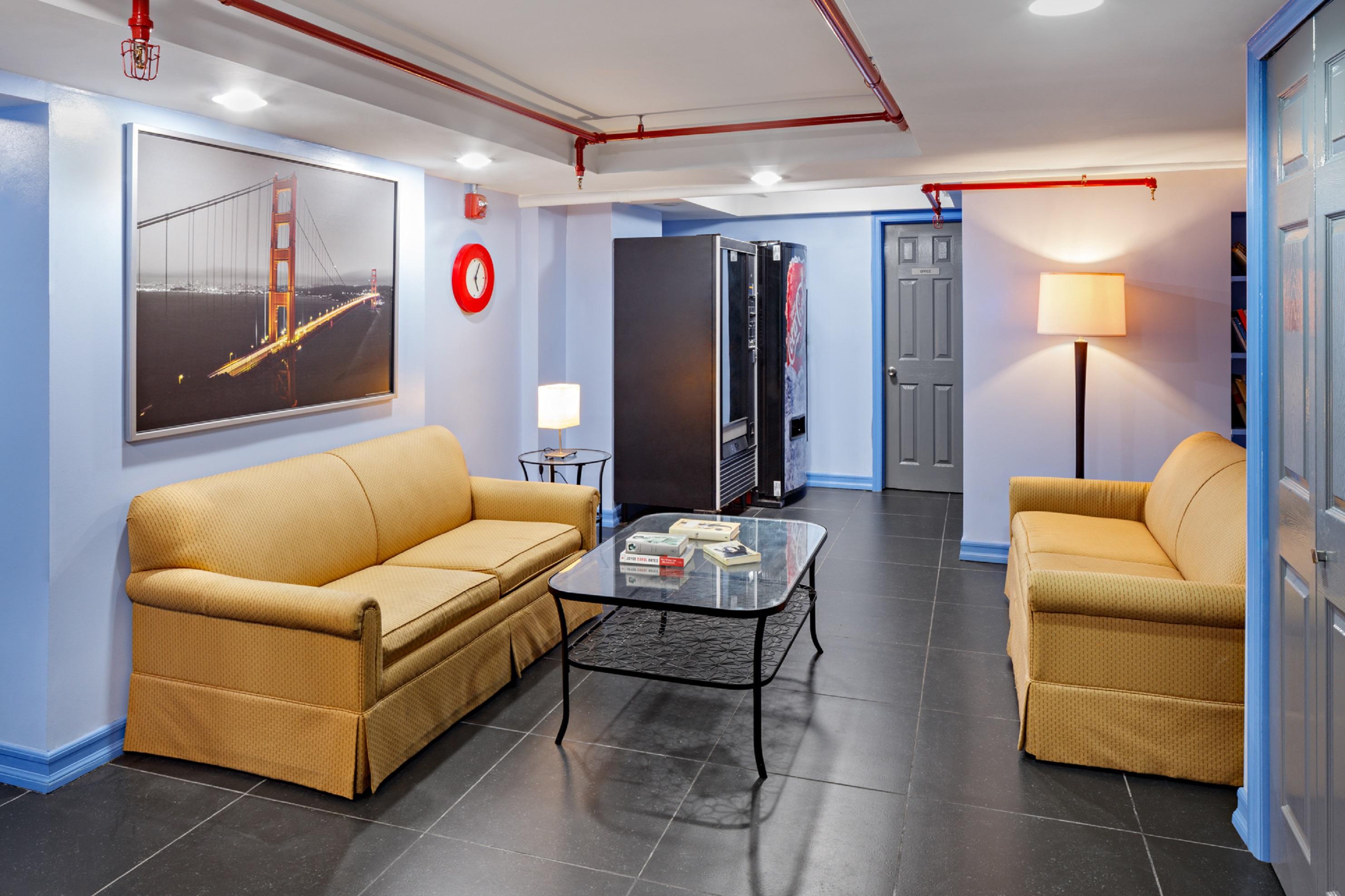 Park West Ostello *