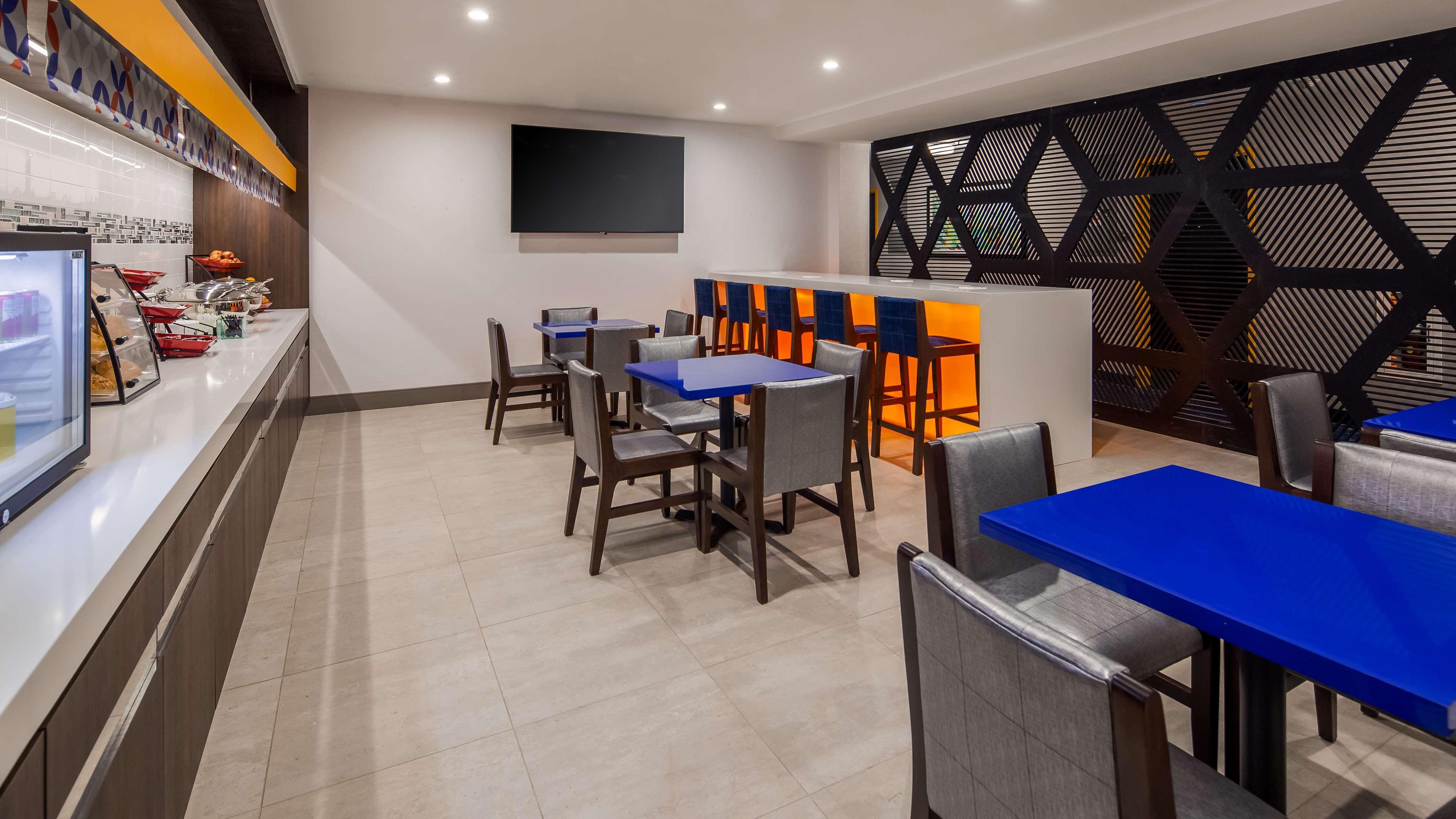 Glō Western Brooklyn Nyc Hotel