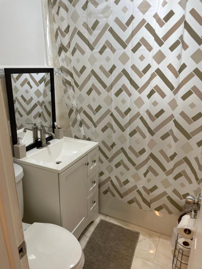 Beautiful Finished With Lots Of Space & Privacy New York