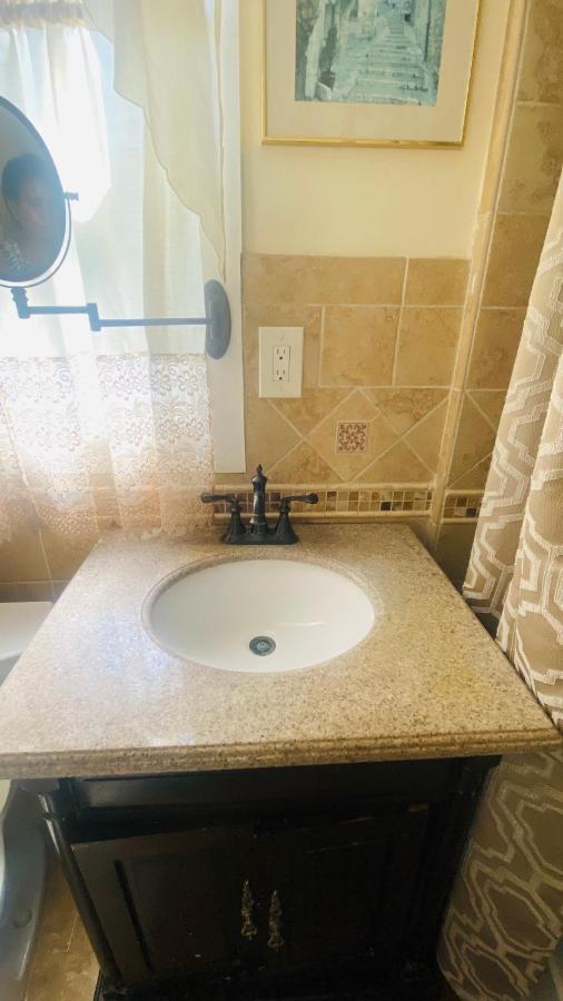 Minutes From Jfk, Beautiful With Peaceful, Cosy, Private New York City