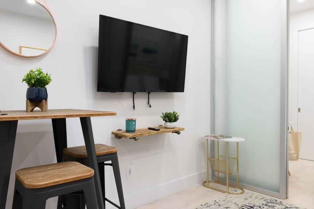 78-4b New Quality 1br W&d In Unit Skylights Lejlighed