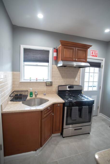 Beautiful 3-bedroom In Brooklyn With Parking * New York