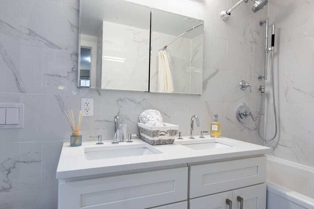Elegant East Side Apartamento
