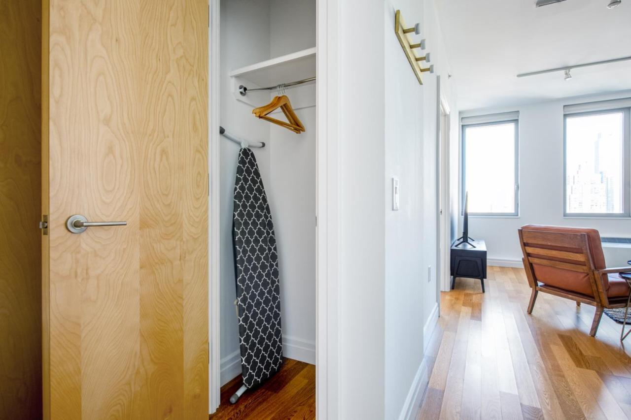 Hells Kitchen 1br W Doorman Nr Park Nyc-525 Appartement