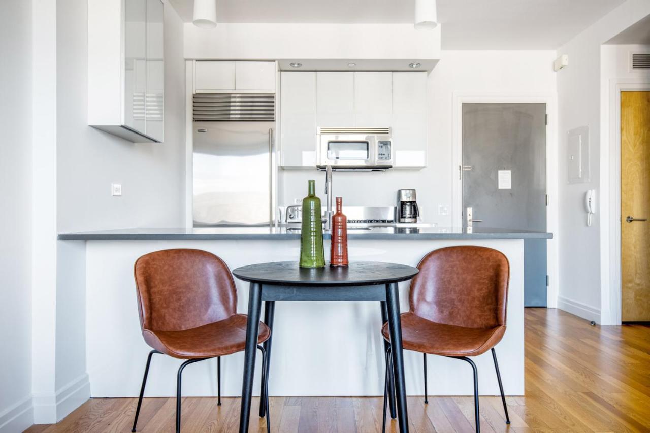 Hells Kitchen 1br W Doorman Nr Park Nyc-525 *
