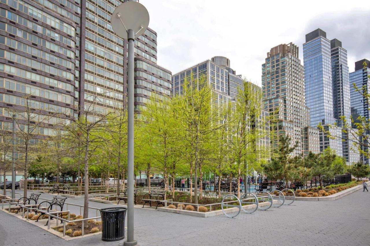Uws 1br W Gym Doorman Nr Julliard Nyc-835