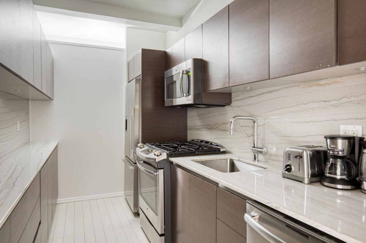 Midtown E 2br W Doorman 2 Blocks To River Nyc-700 Apartment New York City