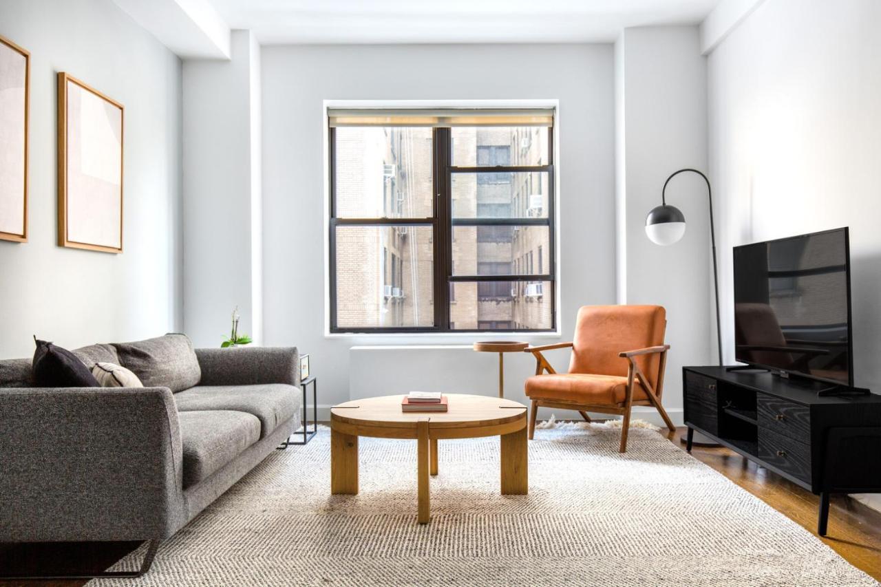 Uws 1br W Doorman Elevator Nr Central Park Nyc-416 *