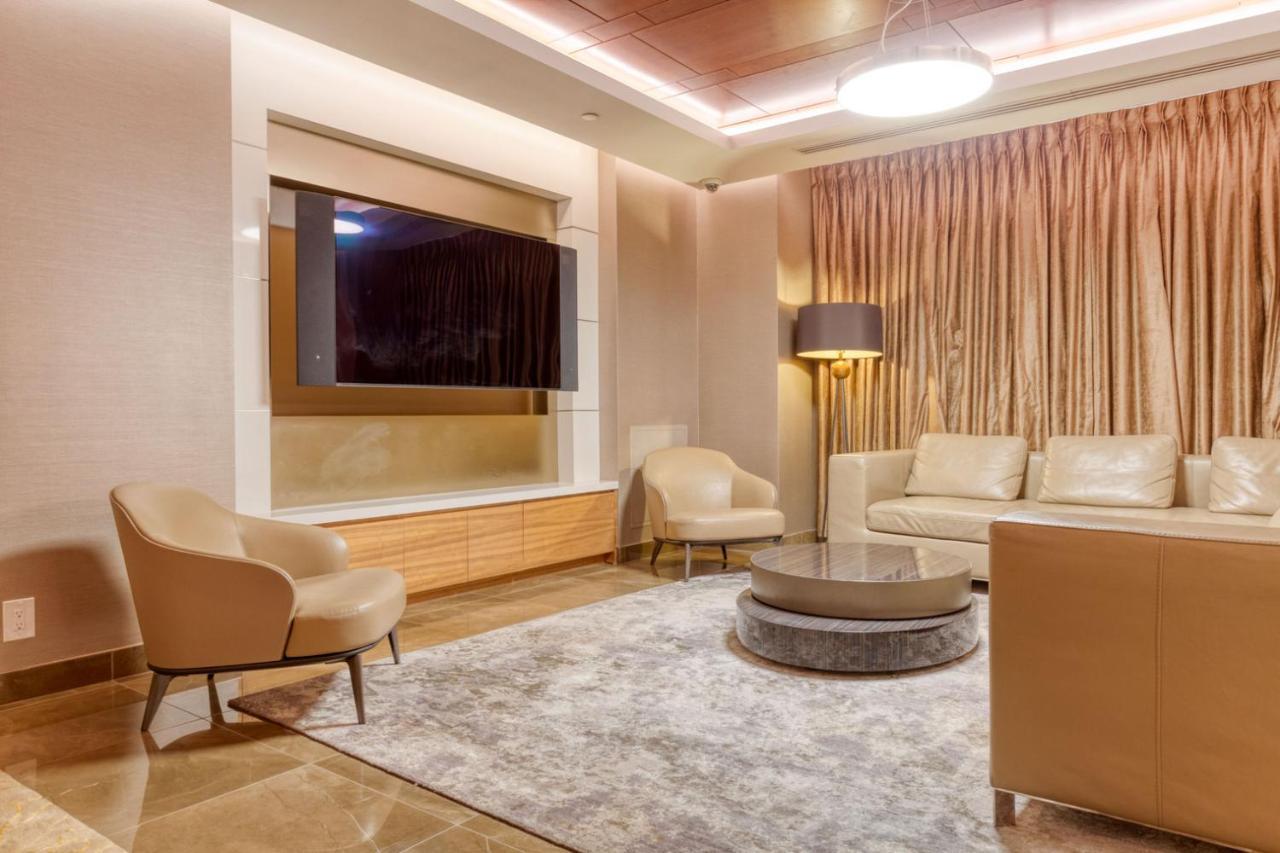 Ues 2br W Dm Elevator Gym Nr Park Nyc-918 New York