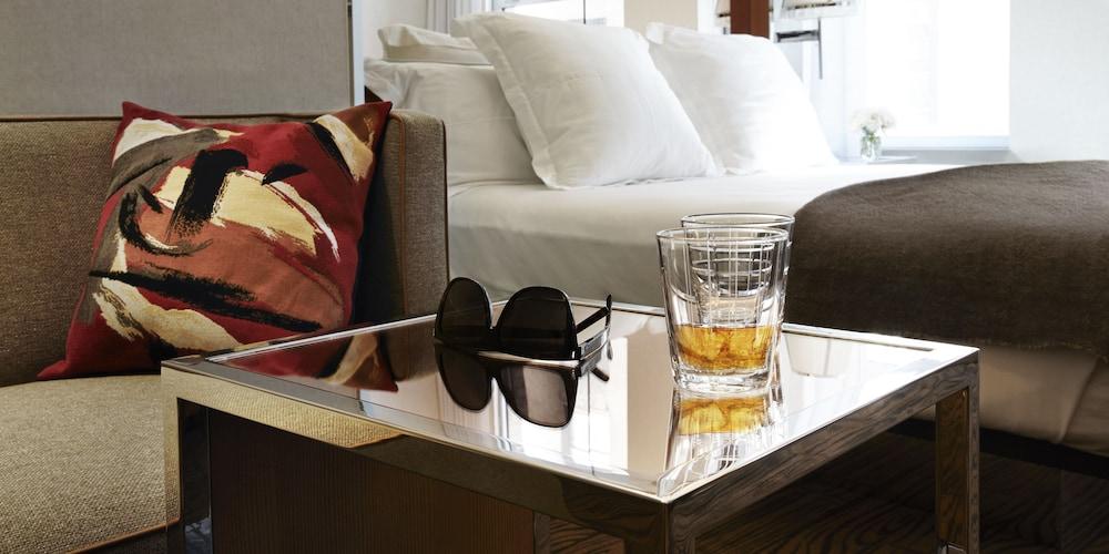 Mondrian Park Avenue Hotel