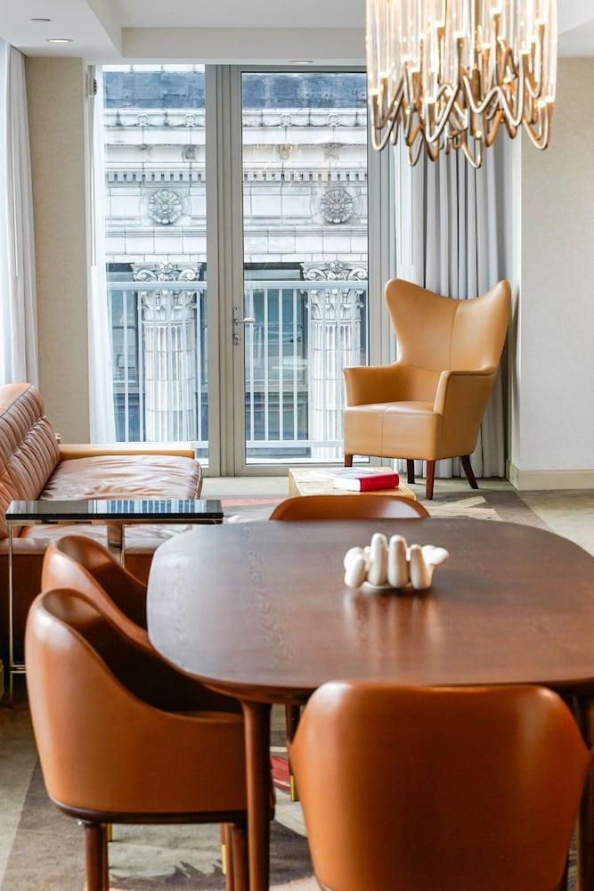 Mondrian Park Avenue 4*