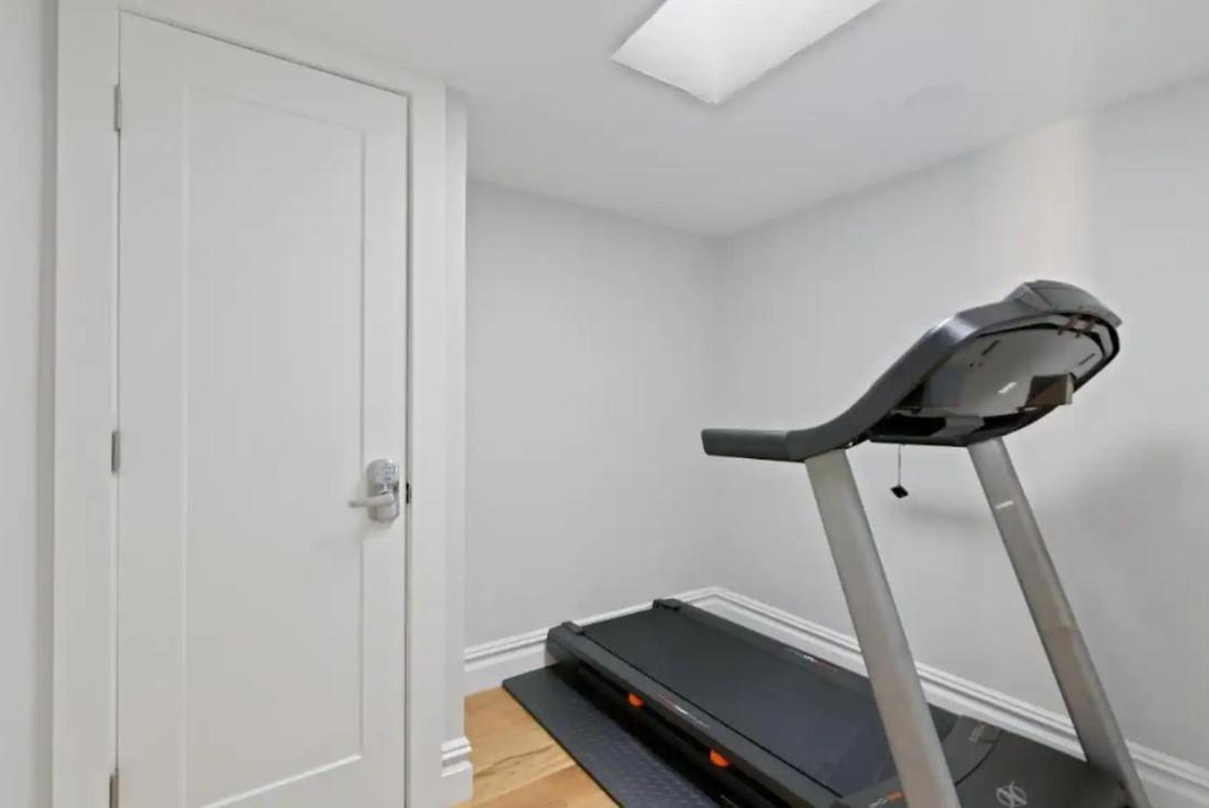 Private Hot Tub-private Gated Sailor Moon House In Williamsburg W Gym Accommodatie bij particulieren New York