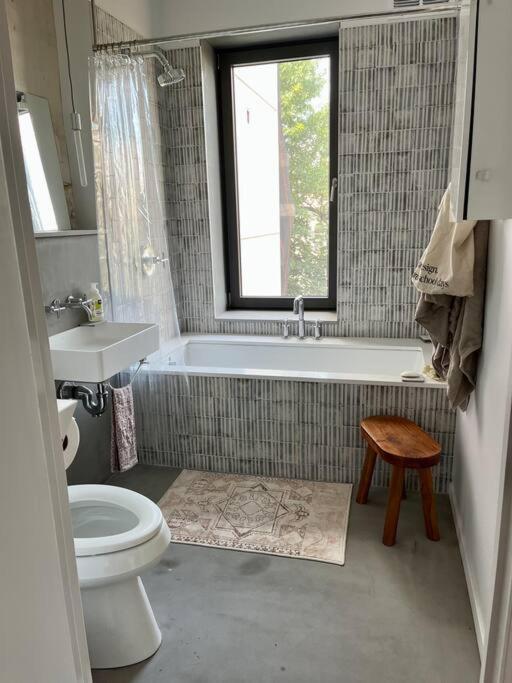Appartement Deconstructed Loft In Greenpoint