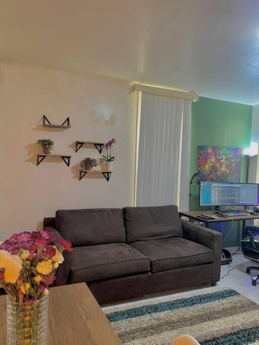 Cozy Private Apt 10 Min From Manhattan Subway! *