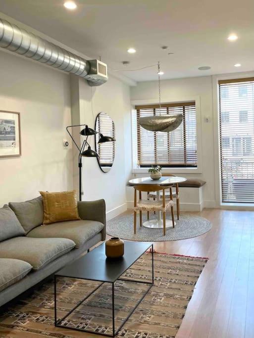 Minimalist Brooklyn Gem To Yourself New York