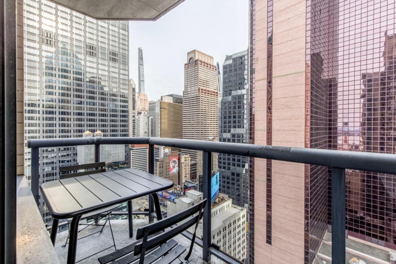 Midtown 1br W Elevator Gym Nr Times Square Nyc-1350 Apartamento Nueva York